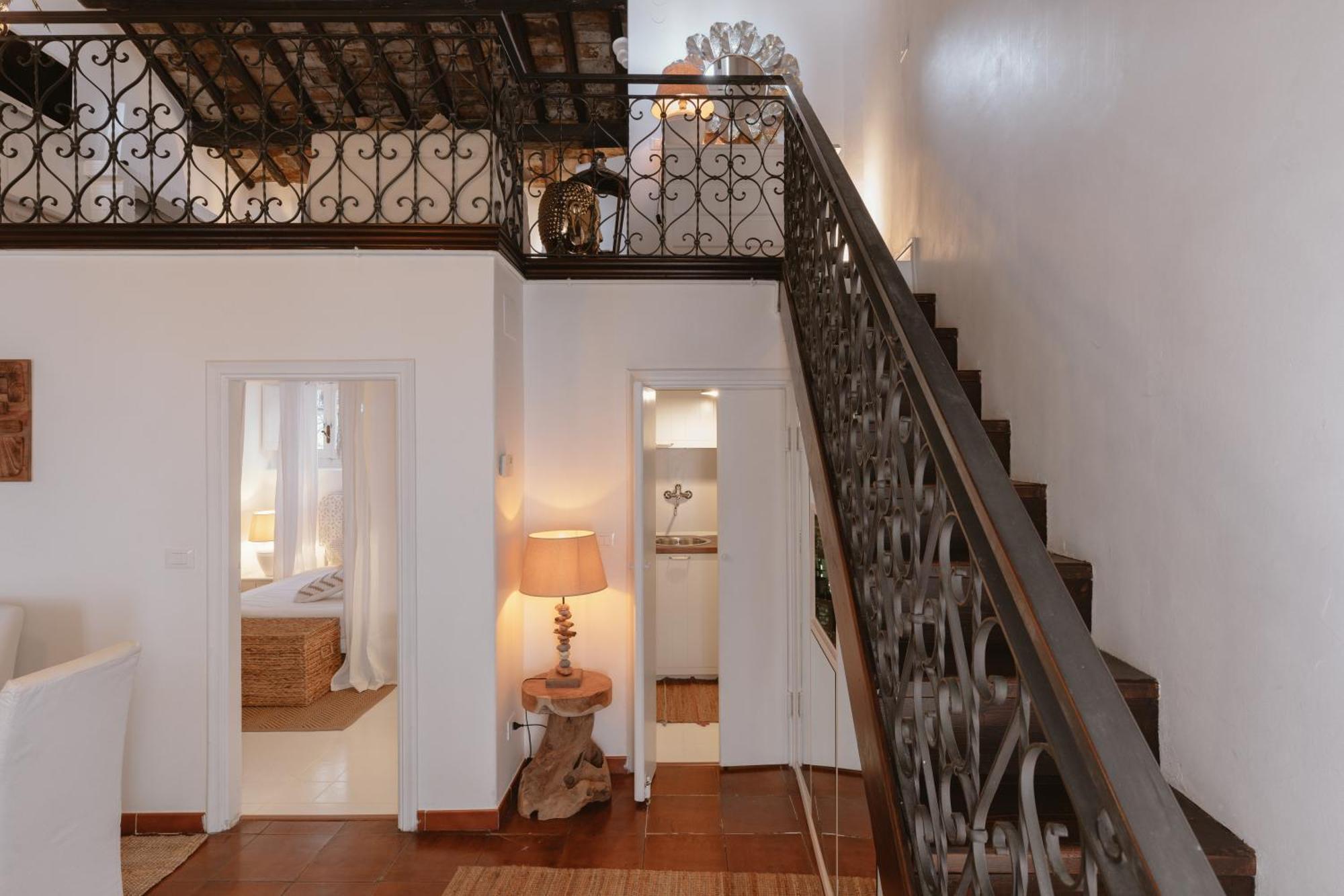Piazza Navona Historic Luxury Apartment
