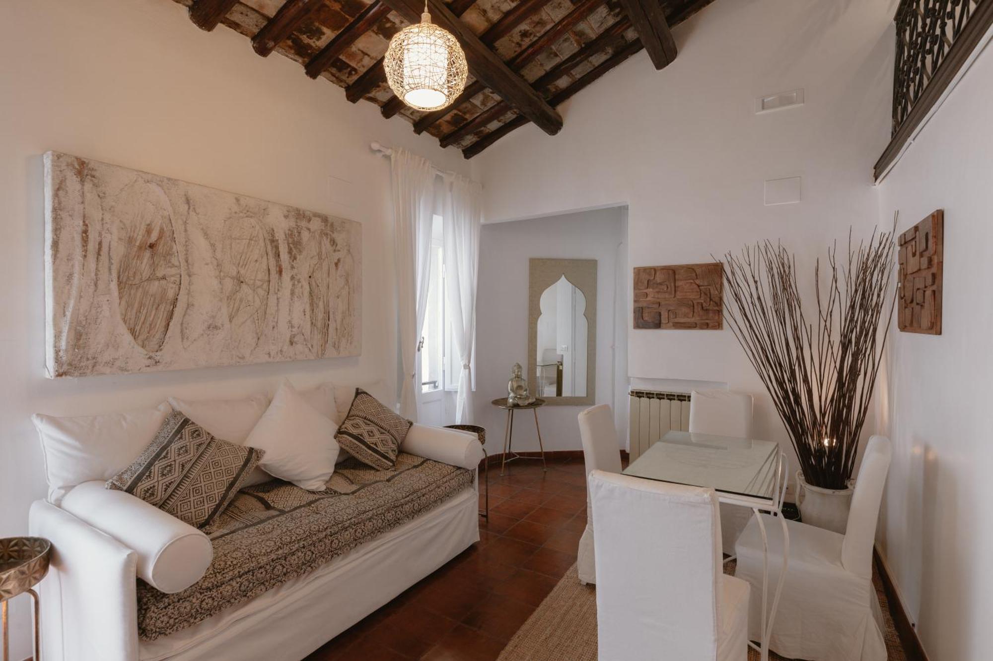 Piazza Navona Historic Luxury Apartment *